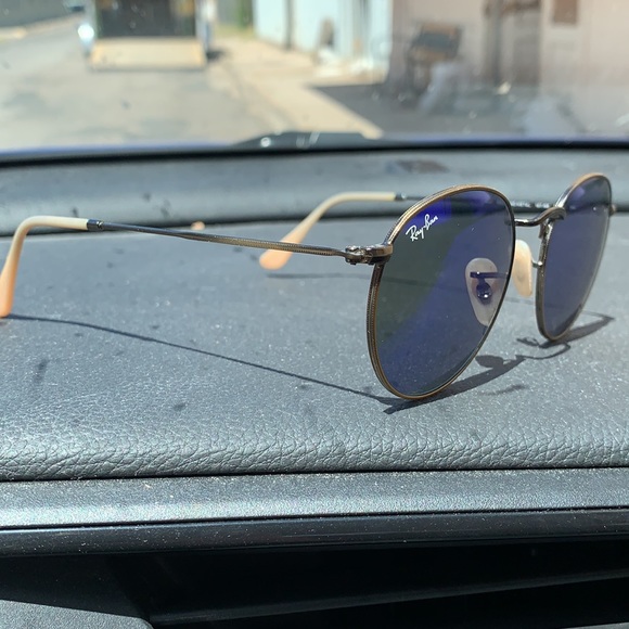 Unisex Ray-Ban Round Sunglasses - Picture 2 of 2